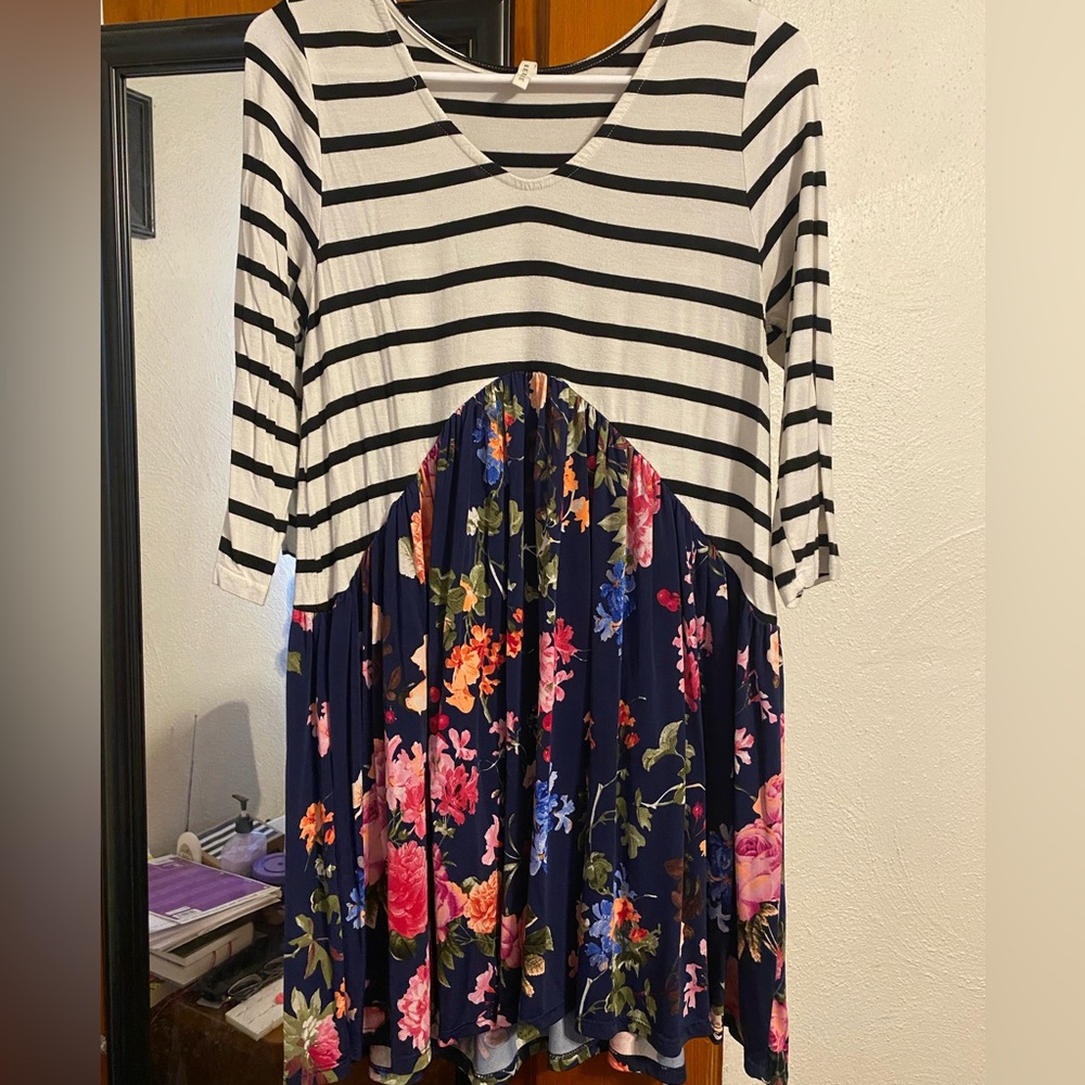 Size Md/lg women's boutique top
